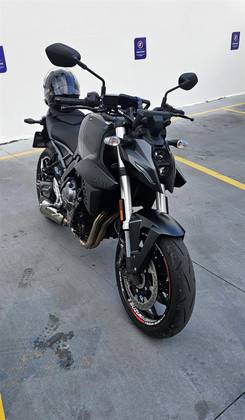 SUZUKI GSX-8S 